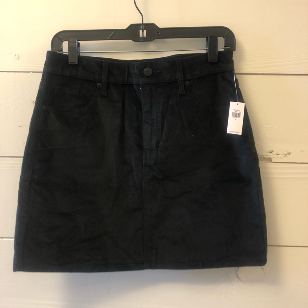 Black velvet mini skirt - size 4